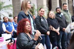 Celebran participación de personas con Discapacidad y adultos mayores en villa navideña