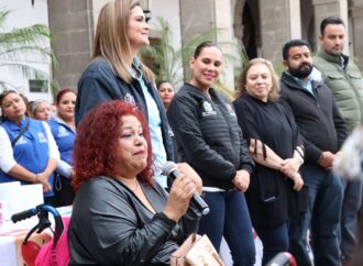 Celebran participación de personas con Discapacidad y adultos mayores en villa navideña