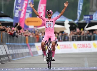 Isaac del Toro mantiene el liderato del Giro de Italia y escribe una página histórica para el ciclismo mexicano