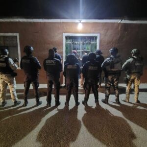 Tras cateo en La Calera, Irapuato, asegura Secretaría de Seguridad y Paz armas, drogas y dinero en efectivo