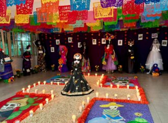 Alumnos de la Escuela Federal No. 1 celebran con alegría el Día de Muertos