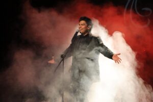 Elías Medina vivió la “Experiencia” en el Teatro de la Ciudad