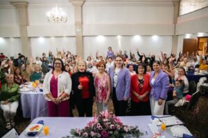 Más de 100 mujeres se reúnen en Irapuato para reflexionar sobre igualdad y liderazgo en el marco del 8M