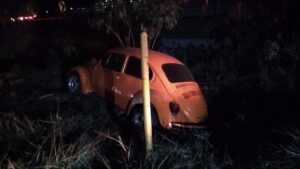 Choque entre dos vehículos y un tráiler en la carretera Irapuato–Abasolo; no hay lesionados